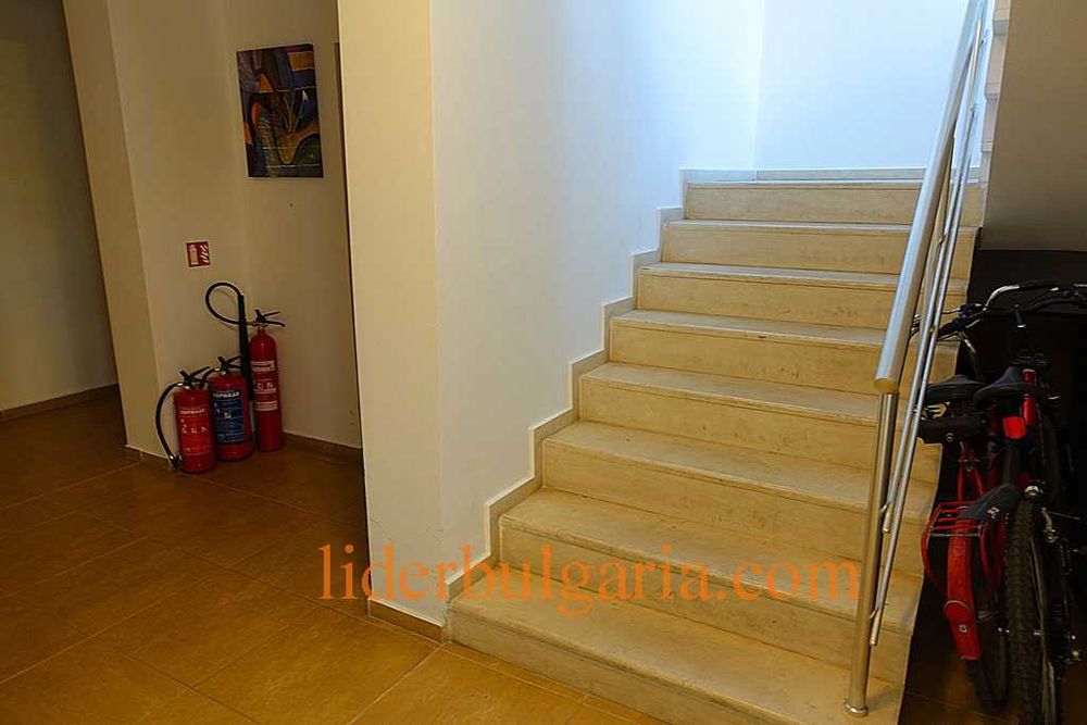 Продава се Двустаен апартамент в к.к. Елените - 47 кв.м за 1171 €/кв.м - Снимка #20