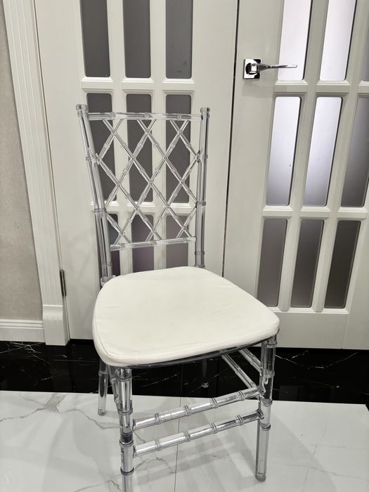 Продам стулья Кьявари срочно