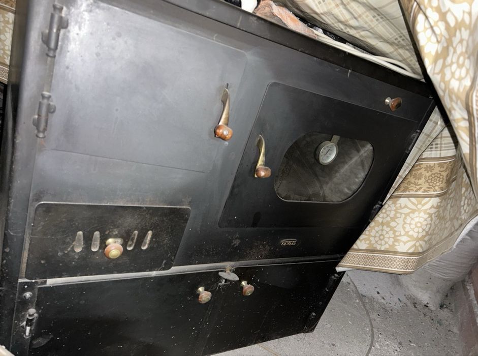 Готварска печка на дърва с водна риза Prity с чекмедже и помпа