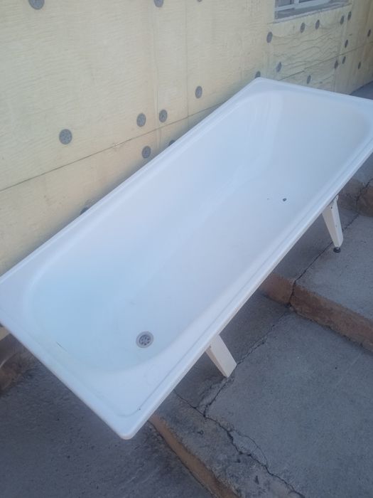 Продается железная ванна.