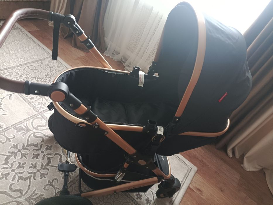Продам коляску 3 в 1