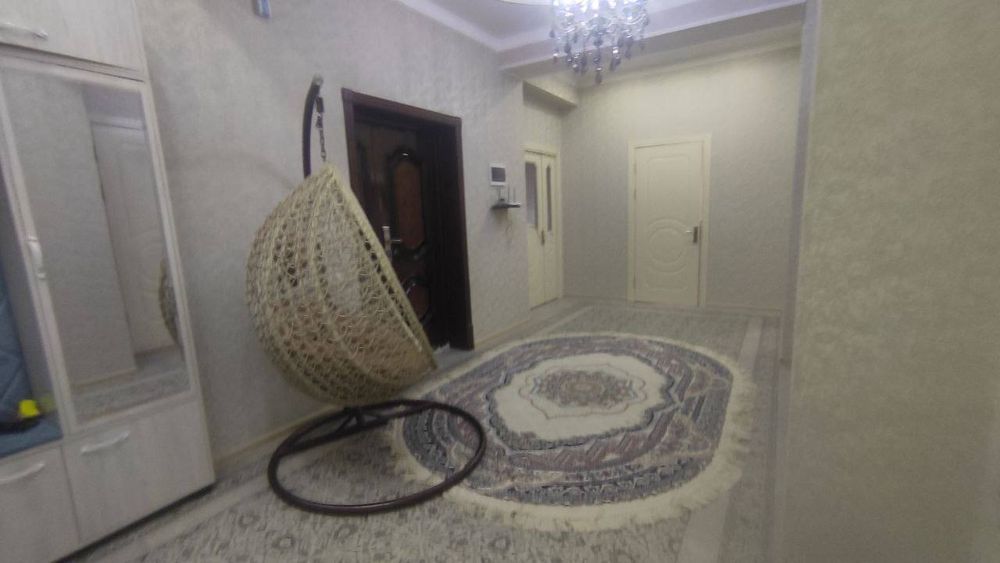 Qora qamich Alimpia ko'chasida navastroyka sotiladi yevro remont qilin