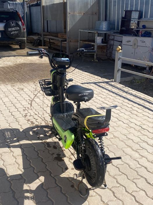 Сатылады скутер.