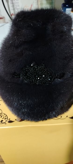 Продам шапку женскую