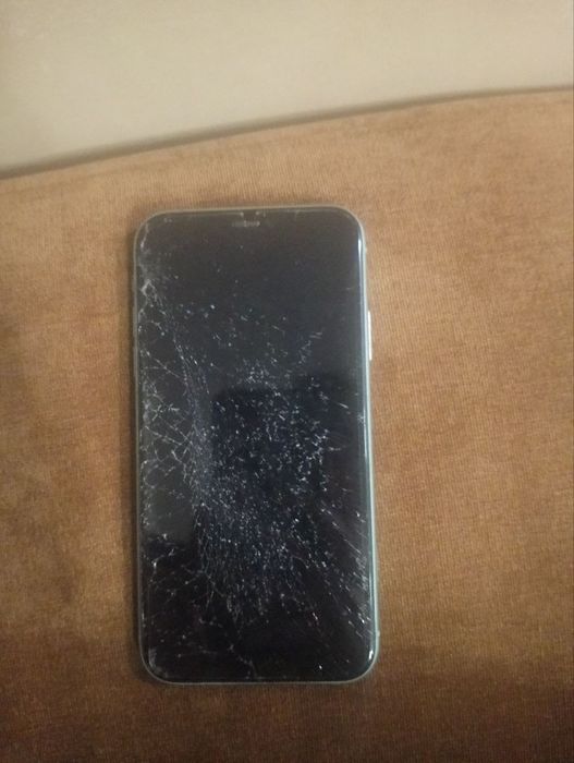 Продам айфон 11 128гб