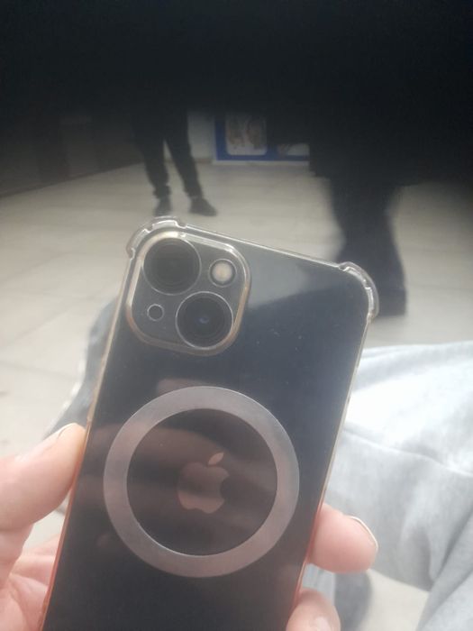 Продам айфон 13