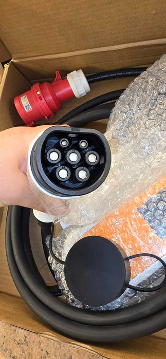 Чисто нова зарядна станция за автомобл 11kw трифазна