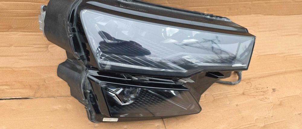 Far dreapta FULL LED Skoda Karoq Facelift 2022 / 2023 2024