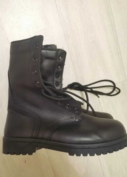 Продам форму, берцы, звонить на телефон!