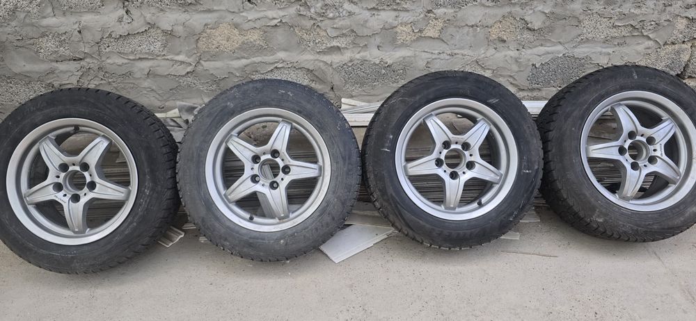 Комплект зимних шин