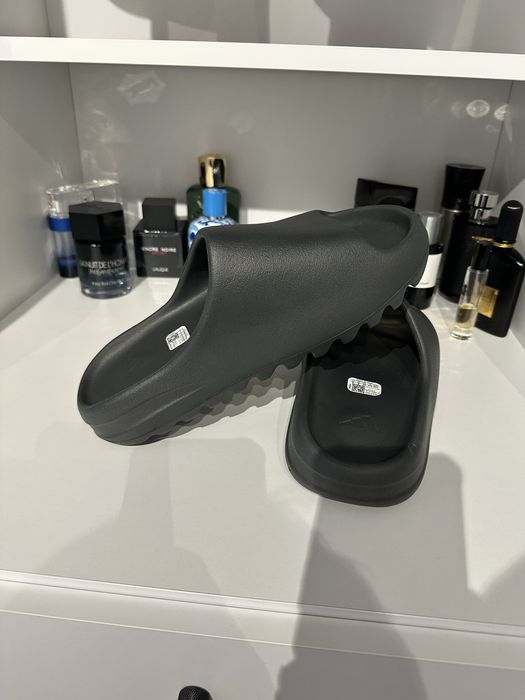 Yeezy slides Originali 43 noi