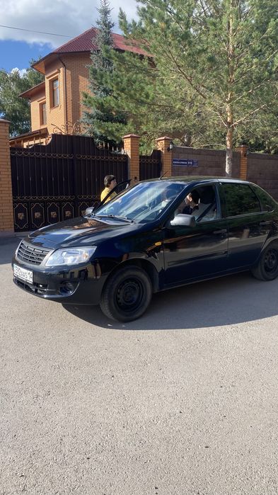 Ваз Лада Гранта 2013 год