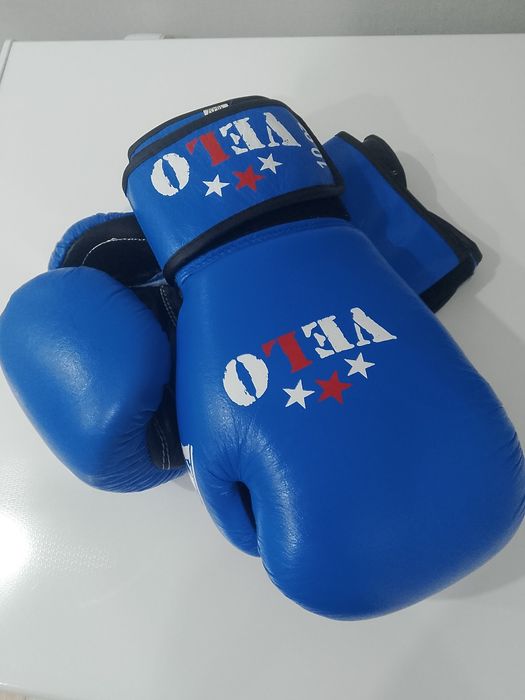 Боксерские перчатки