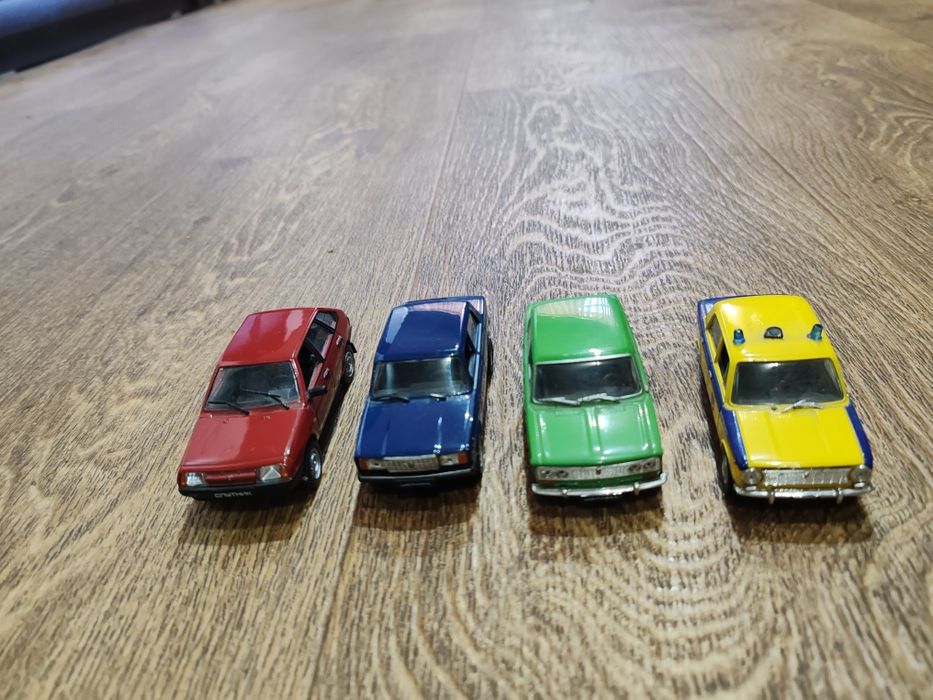 Коллекцию машинок