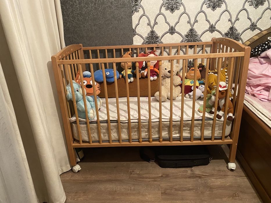 Детская кроватка