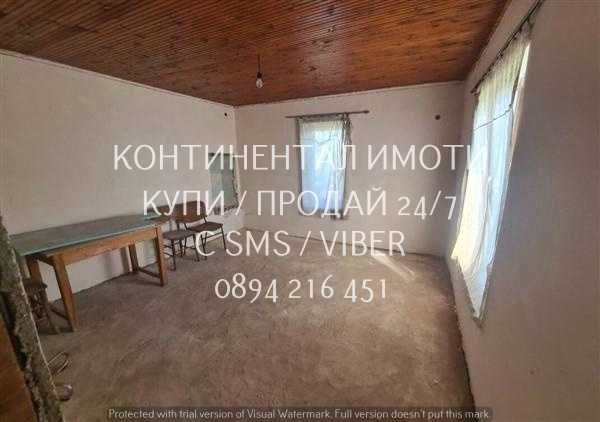кодк 63193. Едноетажна гредоред къща 55м2 с голям двор 1000м2.