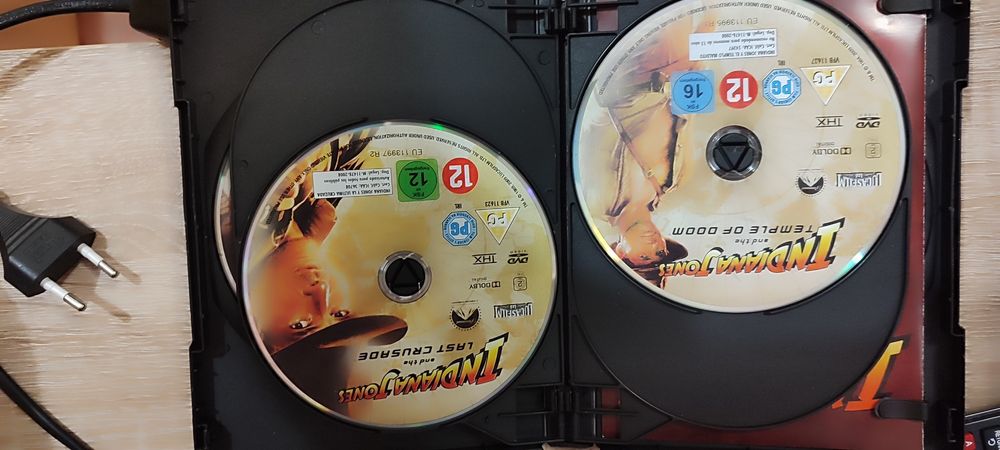 Филми на DVD и BLU RAY култови заглавия