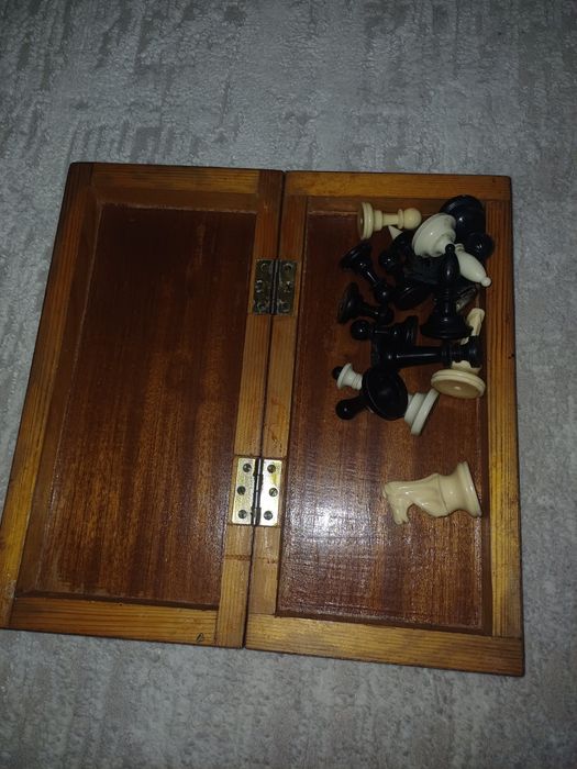 Продам шахматную доску.