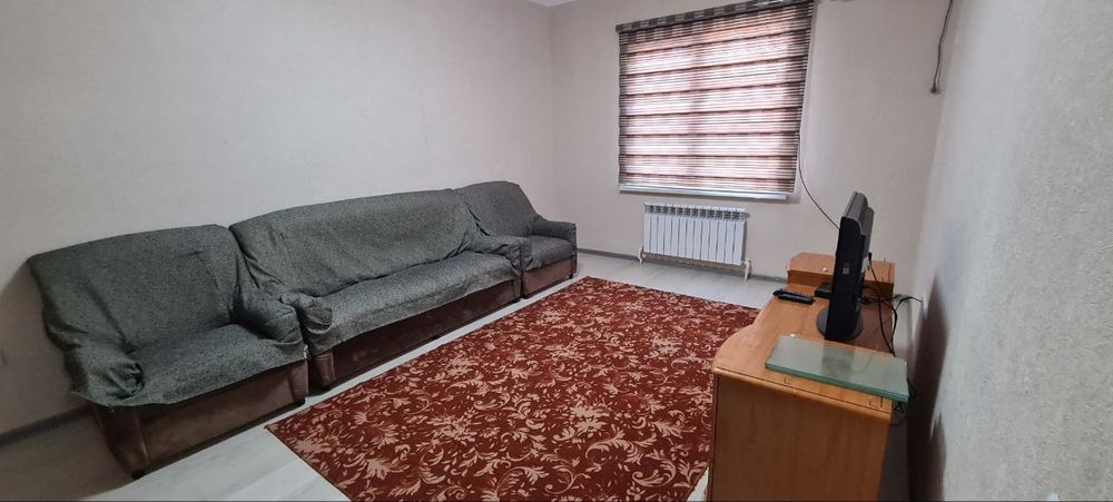 Фаргона шахар хокимяти олдида Янги курилган Дом