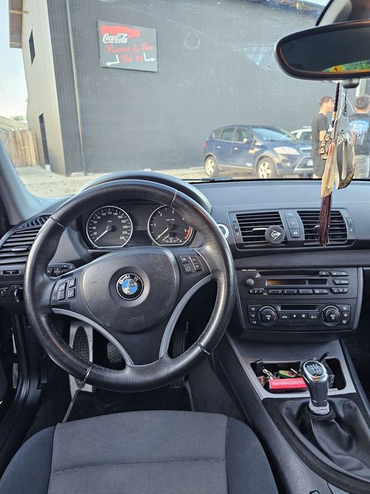 Vând BMW Seria 1 
Motor 118d 122cp
Mașina in prezent are 280.000km în