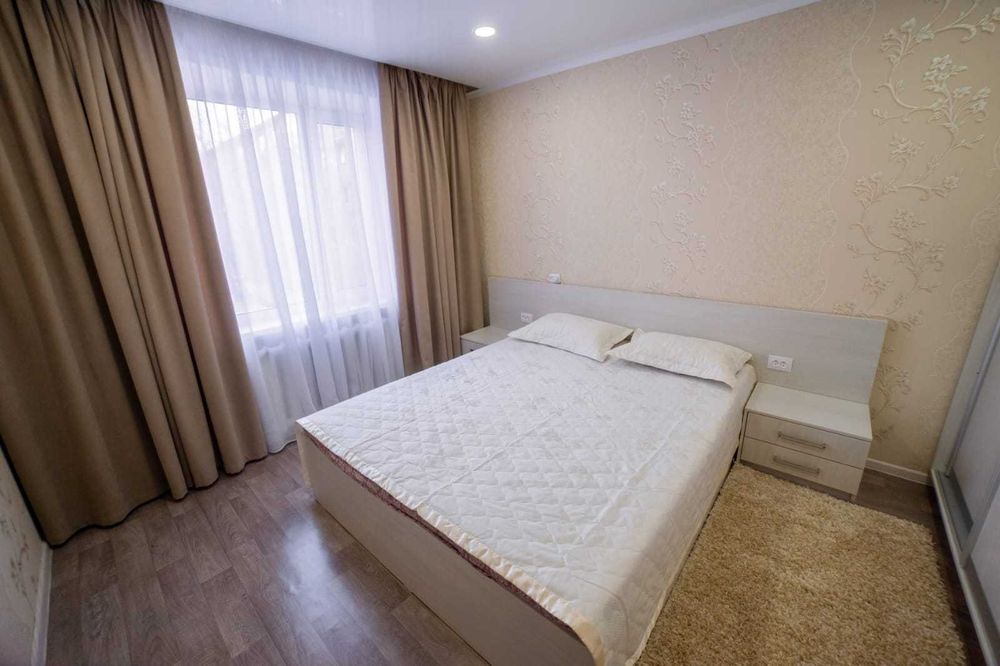 Сдам 2 комнатную квартиру посуточно