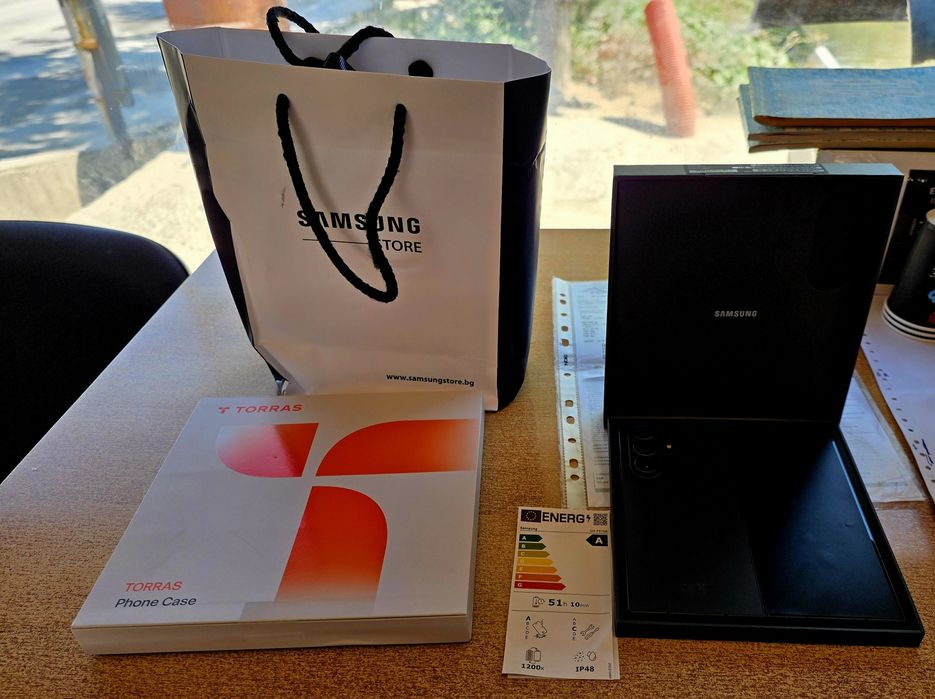 Samsung Galaxy Z Fold8 Ultra, 12GB RAM, 512GB, 5G  Graphite   Като Нов! Гаранция!!!