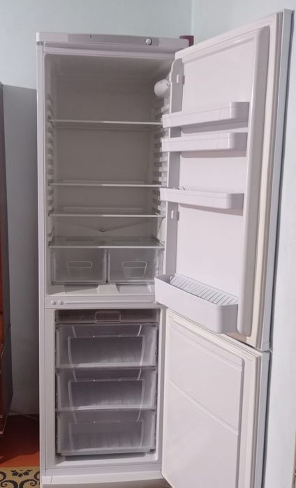 Холодильник indesit