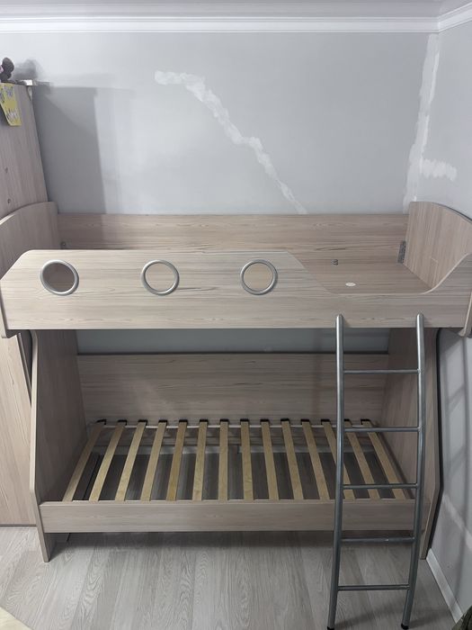 Кровать двухярусная