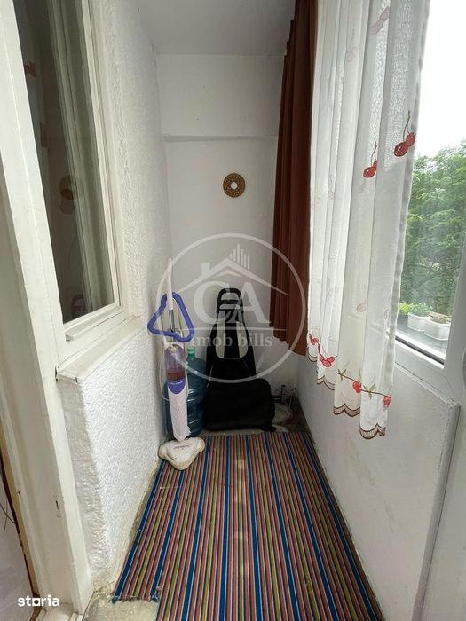 Apartament de vânzare cu 3 camere în zona Dacia, Oradea