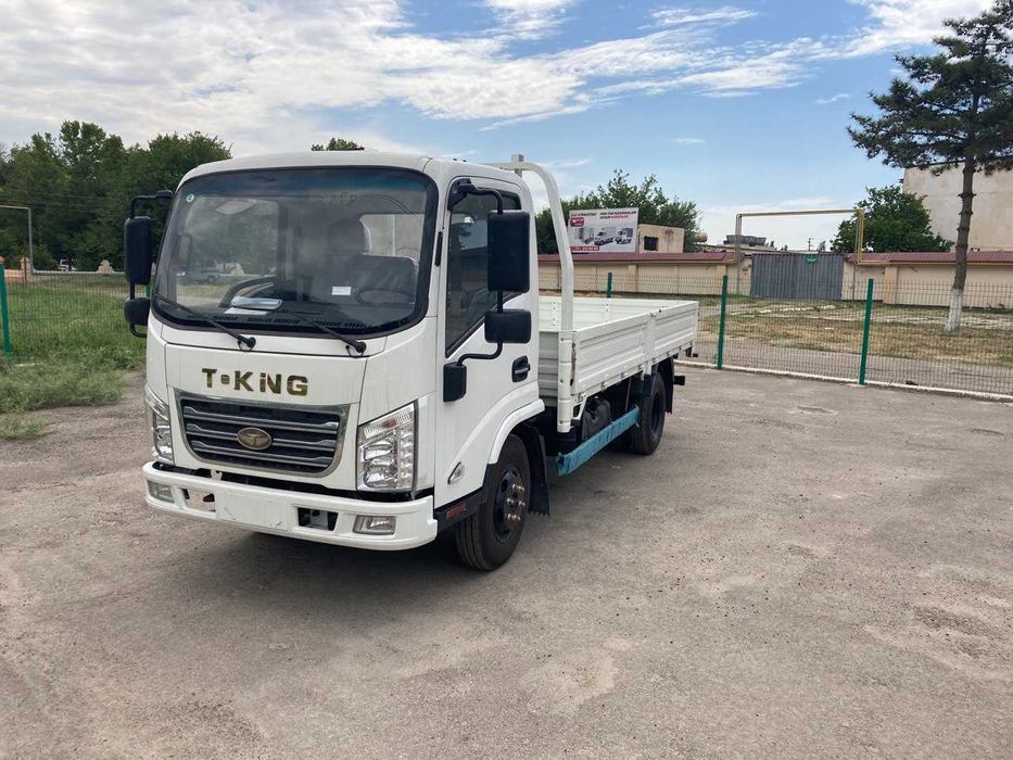 Бортовой грузовик DFSK T-King