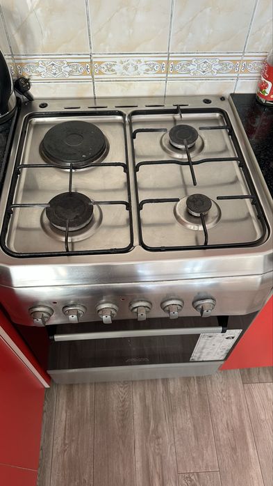 Газ плита с духовкой