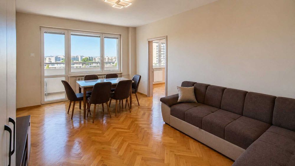 Тристаен ап. под наем в кв. Толстой