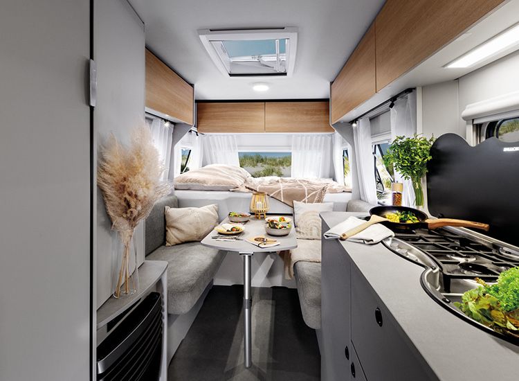 Rulotă nouă/premium de închiriat/ 4-6 persoane/LMC Sassino 470k 2025