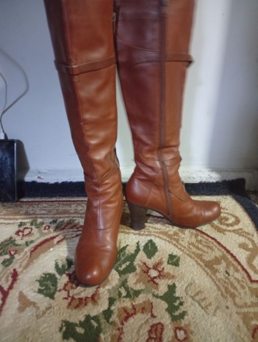 Продам кожаные сапоги