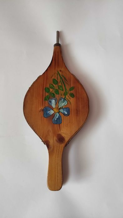 Старинно духало за камина от дърво и кожа