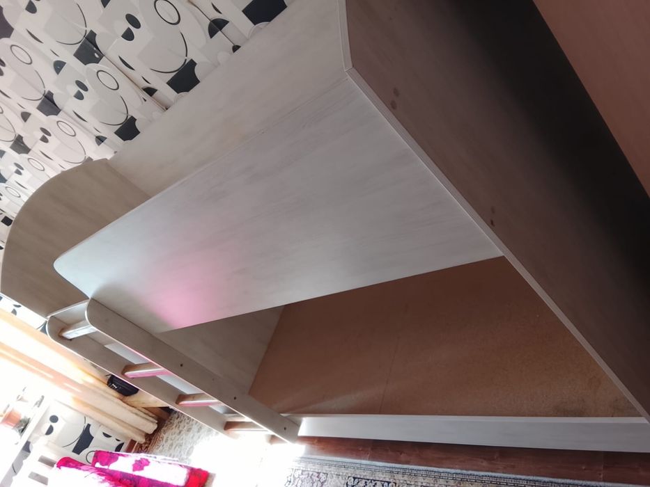 Двухъярусная кровать