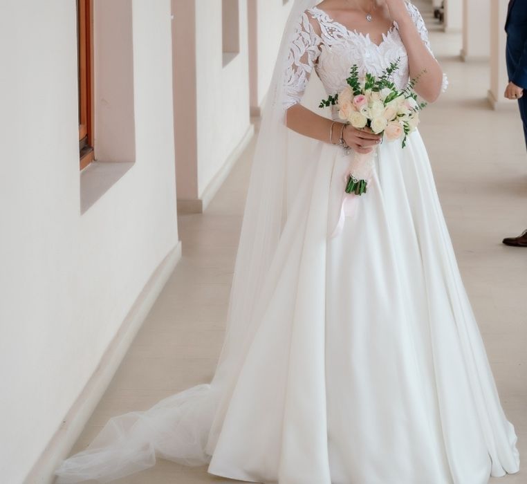 Vând rochie de mireasă