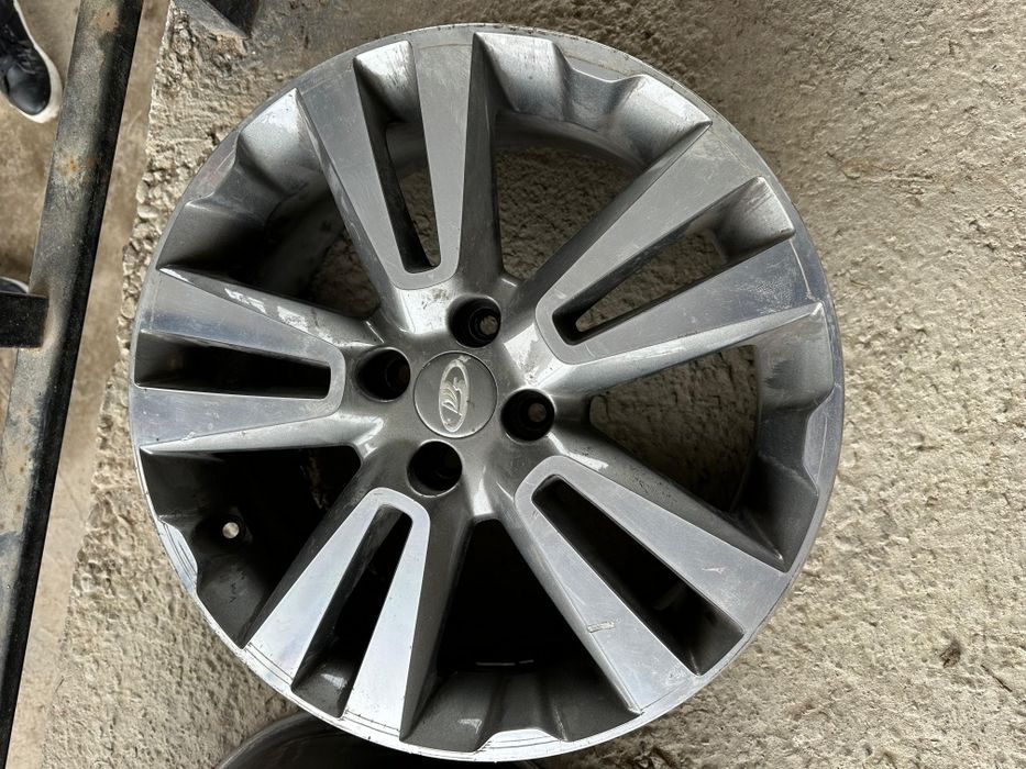 Жігіттер R 17 Веста диск