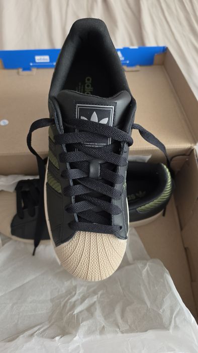 Adidas Superstar 42.5 noi in cutie din piele *nike*puma*hooka*reebok*fila