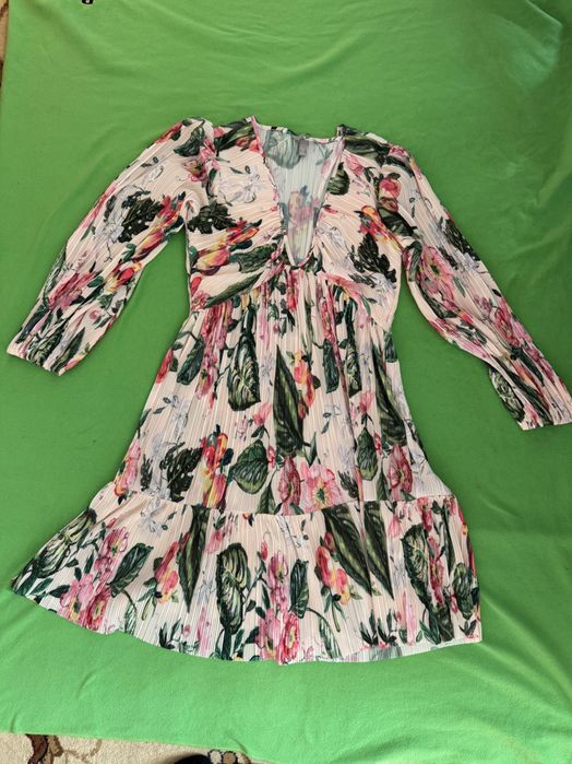 Женское Платье фирмы HM