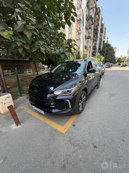 2023 tracker premier