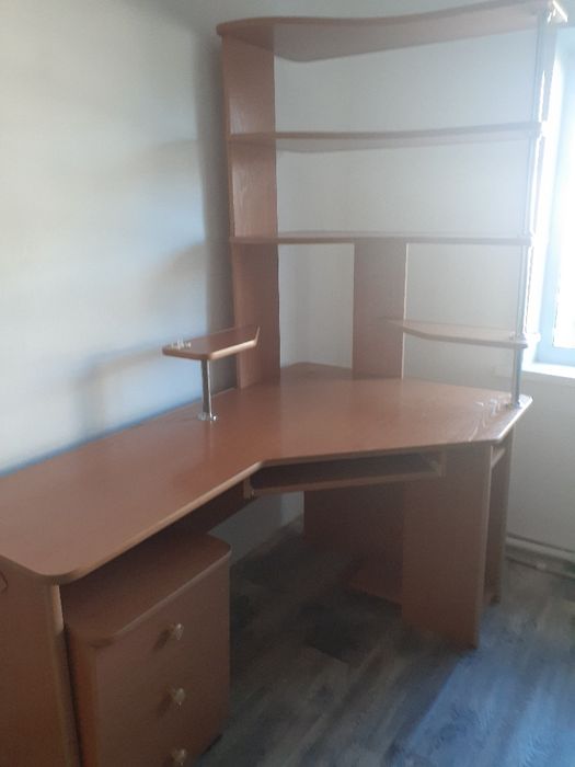 Продам письменный стол