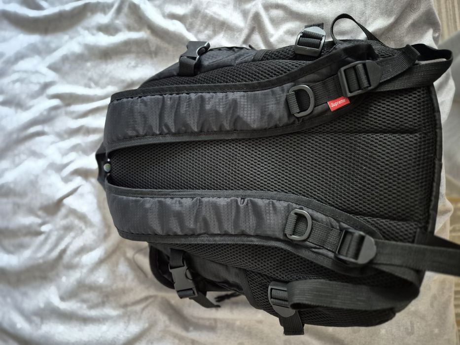 Черный рюкзак supreme
