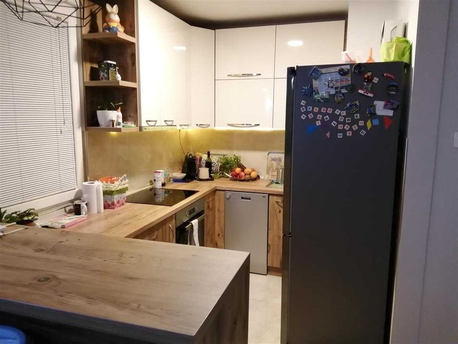 Дава се под наем Двустаен апартамент в Бургас, Славейков - 53 кв.м за 224.4 € - Снимка #1