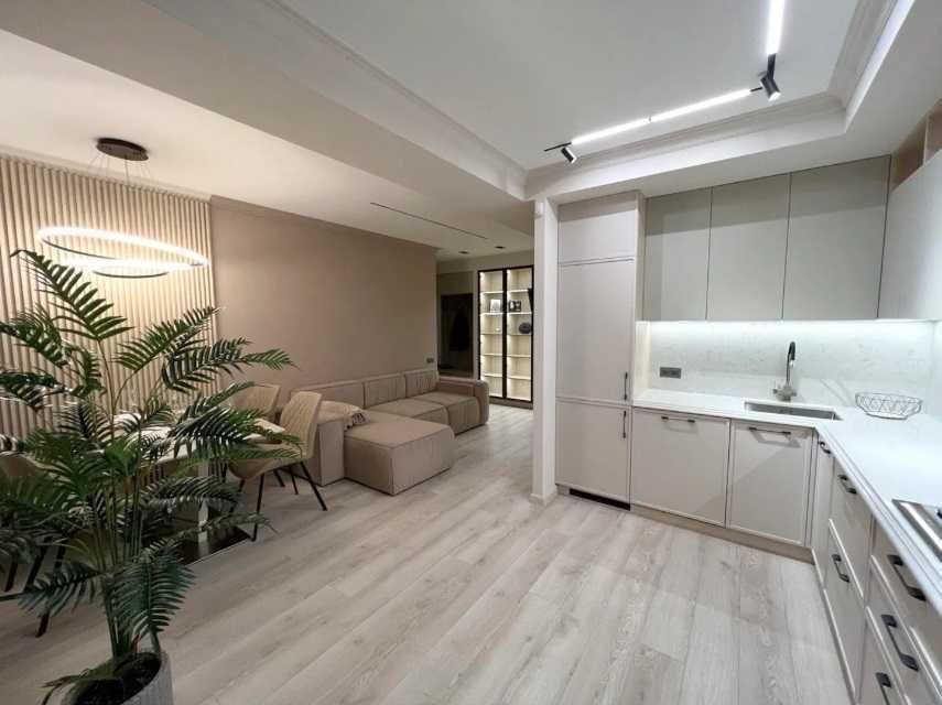 Дава се под наем Двустаен апартамент в София, Дървеница - 74 кв.м за 341.7 € - Снимка #1