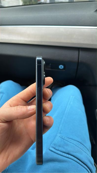 Iphone 15 pro  blue