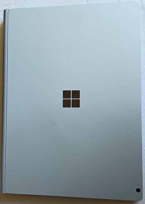Microsoft Surface Laptop 15 можно поторговаться