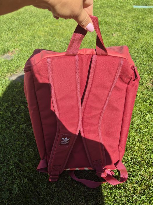 Ghiozdan Adidas usor si comod/ Roz