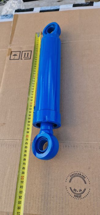 Cilindru hidraulic 420 mm deschide 220 mm tija grosime 35 mm bolturi 3