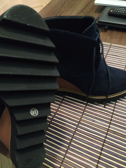 Дамски велурени боти номер 37
